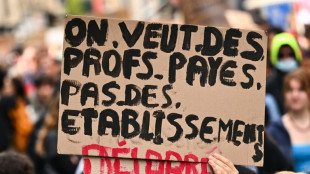 Mouvement lyc&eacute;en: plusieurs dizaines de milliers de manifestants en France, le cort&egrave;ge s'&eacute;lance &agrave; Paris
