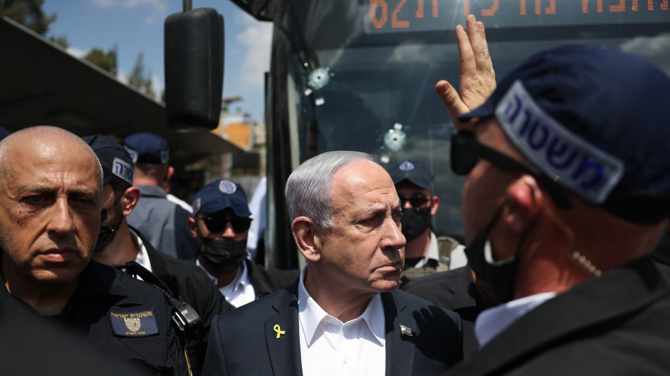 Netanyahu, 'accerchiati i villaggi dei terroristi'