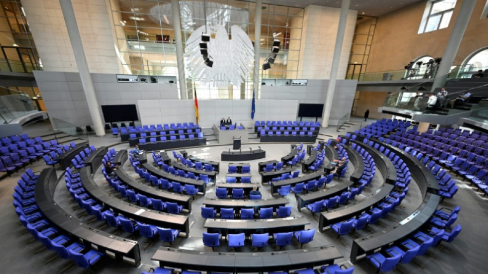 Bundestag ber&auml;t &uuml;ber Steuersenkungen und Panzerlieferungen an Ukraine