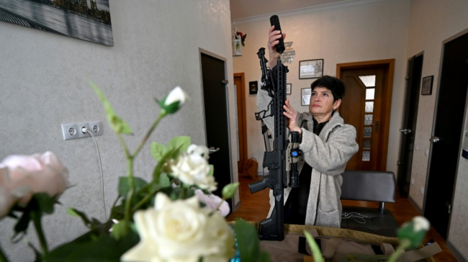 "Nous sommes pr&ecirc;ts": &agrave; Kiev, la d&eacute;termination d'une r&eacute;serviste face &agrave; la menace russe