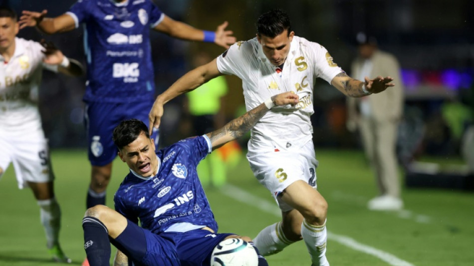 Detienen a un futbolista de la selecci&oacute;n de Costa Rica por presunta extorsi&oacute;n