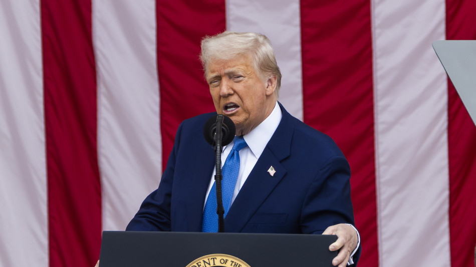 Trump, 'sanzioni a Mosca? Potrebbero ostacolare i negoziati'