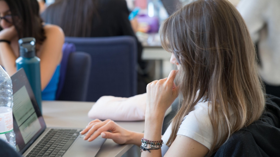 Inapp, i Neet cercano lavoro ma non per 600 euro al mese a tempo pieno