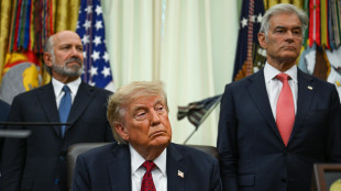 Trump minaccia di annientare l'Iran, 'colpiremo duro se risponde'