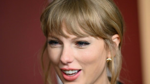 Boric defiende a Taylor Swift en polémica por autoría de sus canciones