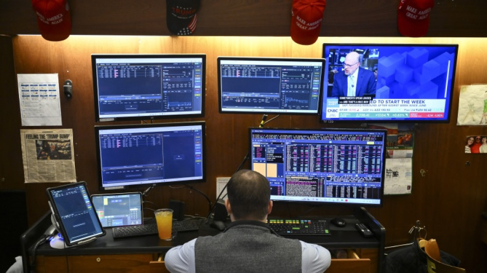 Wall Street ouvre en hausse avant les r&eacute;sultats des g&eacute;ants technologiques