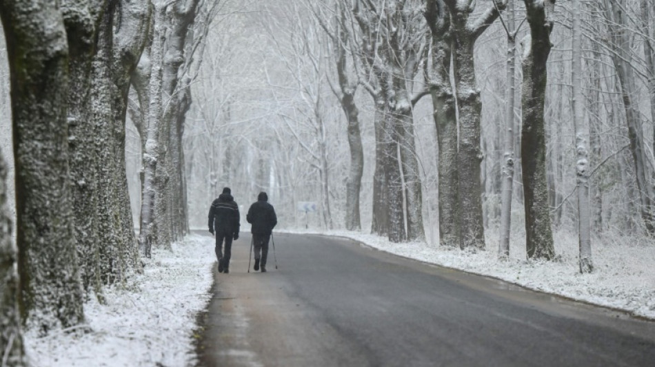 Inhabituelle neige de printemps dans une vingtaine de d&eacute;partements: circulation perturb&eacute;e