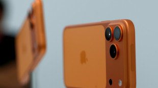 Asia markets diverge on heels of Apple, Amazon earnings