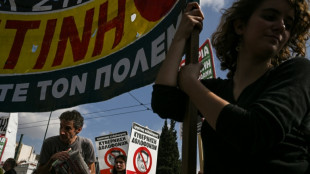 Gr&egrave;ce: les d&eacute;put&eacute;s votent la possibilit&eacute; d'une journ&eacute;e de travail de 13 heures