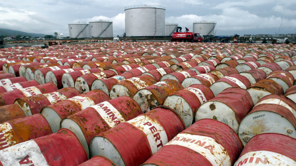Prezzo petrolio in aumento, Wti scambiato a 59,68 dollari