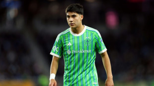 Atl&eacute;tico de Madrid contrata meio-campista mexicano Obed Vargas