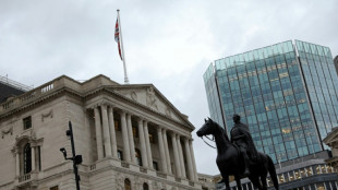 La Banque d&rsquo;Angleterre abaisse son taux, craintes sur l'inflation &agrave; moyen terme