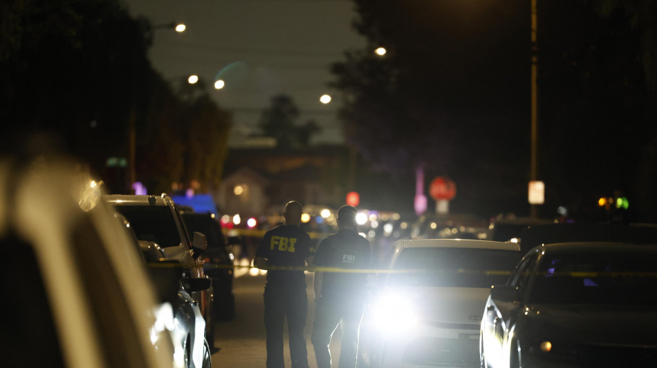 Lancia dispositivo esplosivo contro sede Fbi a Ny, un fermato
