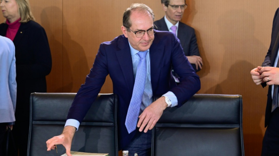 Bundesinnenminister Dobrindt fordert K&uuml;rzungen bei B&uuml;rgergeld-Regelsatz