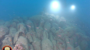 Buceadores italianos hallan restos de un barco romano con centenas de &aacute;nforas