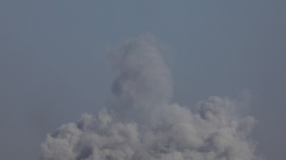 Media, sale a 24 il bilancio dei morti nei raid Idf a Gaza