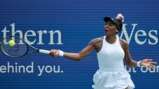 Venus withdraws from WTA Cleveland event with knee injury