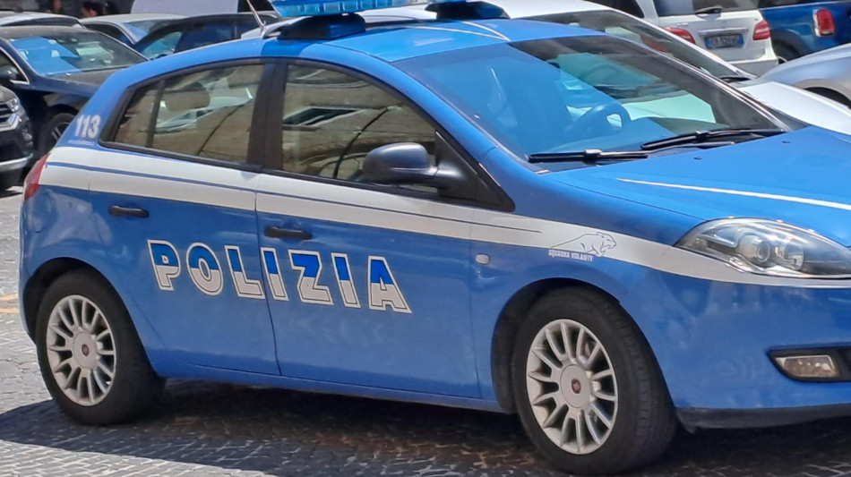 Polizia, boom diffusione estremismo sui social tra minori