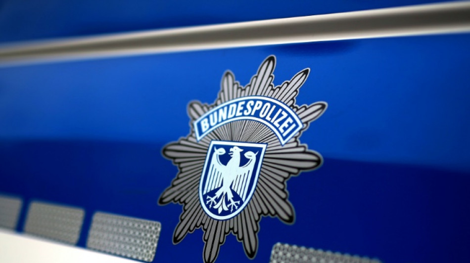 Bei Streit in Zug: Unbekannter beißt Reisendem Stück vom Ohr ab