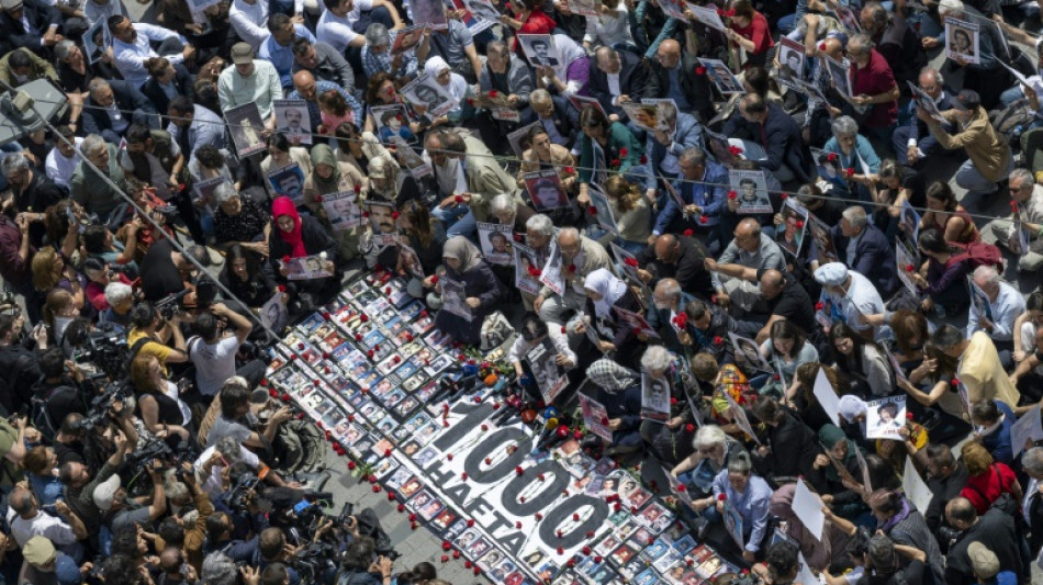 Turquie: les "M&egrave;res du samedi" marquent leur 1000&egrave;me semaine de veill&eacute;e &agrave; Istanbul