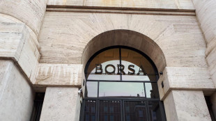 Borsa: Milano chiude in calo dell'1,97%