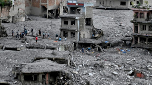 El deslave entre Nepal y China deja ya m&aacute;s de 1.000 muertos
