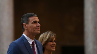 La justicia espa&ntilde;ola ordena restringir la investigaci&oacute;n a la mujer de Pedro S&aacute;nchez, pero sin archivarla