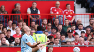 Premier: Haaland regala il derby di Manchester a un City in 10 uomini