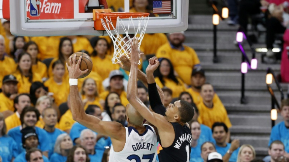NBA: les Spurs surpris par les Wolves, malgr&eacute; le record de contres de Wembanyama