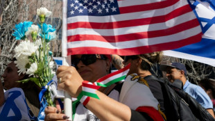 "Je dors trois heures par nuit": l'angoisse d'une Iranienne exil&eacute;e, sans nouvelles de ses proches