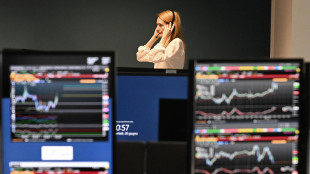 Borsa: l'Europa avanza piano in attesa di novità sui dazi