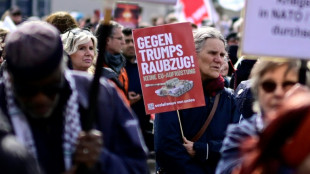 Friedensbewegung: Mehrere zehntausend Menschen demonstrieren bei Osterm&auml;rschen