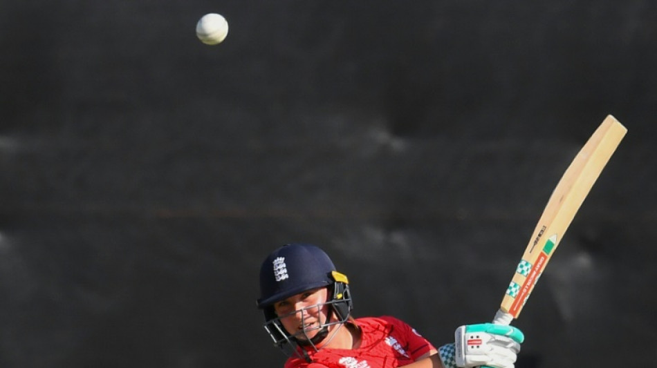 England take control of group with convincing win over Ireland