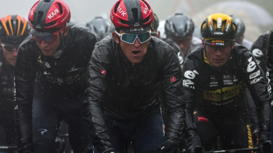D&eacute;luge, Covid, &eacute;tapes rabot&eacute;es: les fl&eacute;aux s'abattent sur le Tour d'Italie