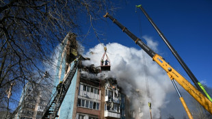 Un bombardeo ruso mata a 25 personas en Ucrania antes de la visita fallida de Zelenski a Turqu&iacute;a