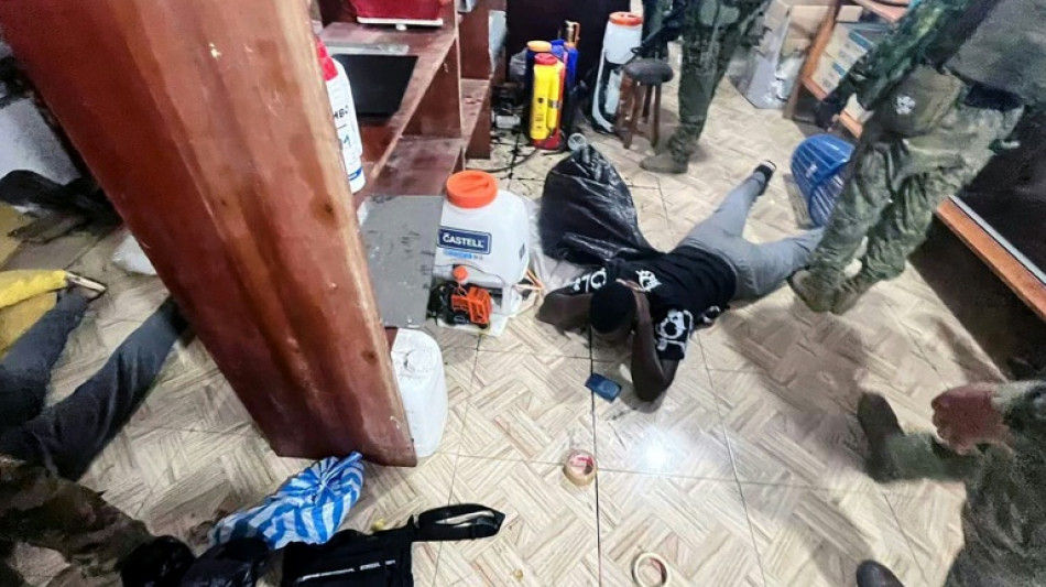 Ecuador captura a nueve disidentes de las extintas FARC de Colombia