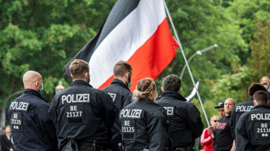 Fast 1500 Rechtsextremisten und Reichsb&uuml;rger besa&szlig;en Ende 2023 Waffenerlaubnis
