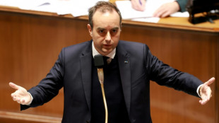 Le syndicats ressortent d&eacute;&ccedil;us de Matignon, Macron appelle &agrave; "la fermet&eacute;"
