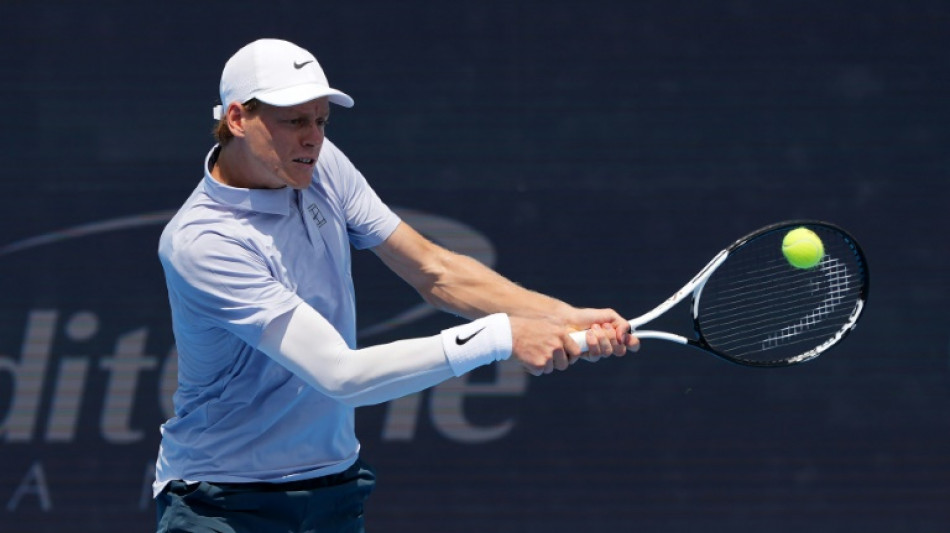 Sinner vence Mannarino após paralisação e avança às quartas em Cincinnati