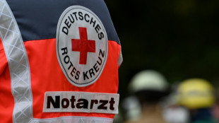 Baby nach Verkehrsunfall in Wiesbaden verletzt in Auto zur&uuml;ckgelassen