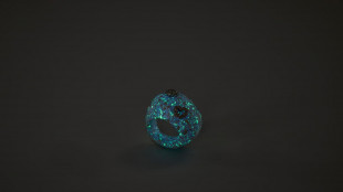 Cemento al posto di oro o argento nei gioielli luminescenti