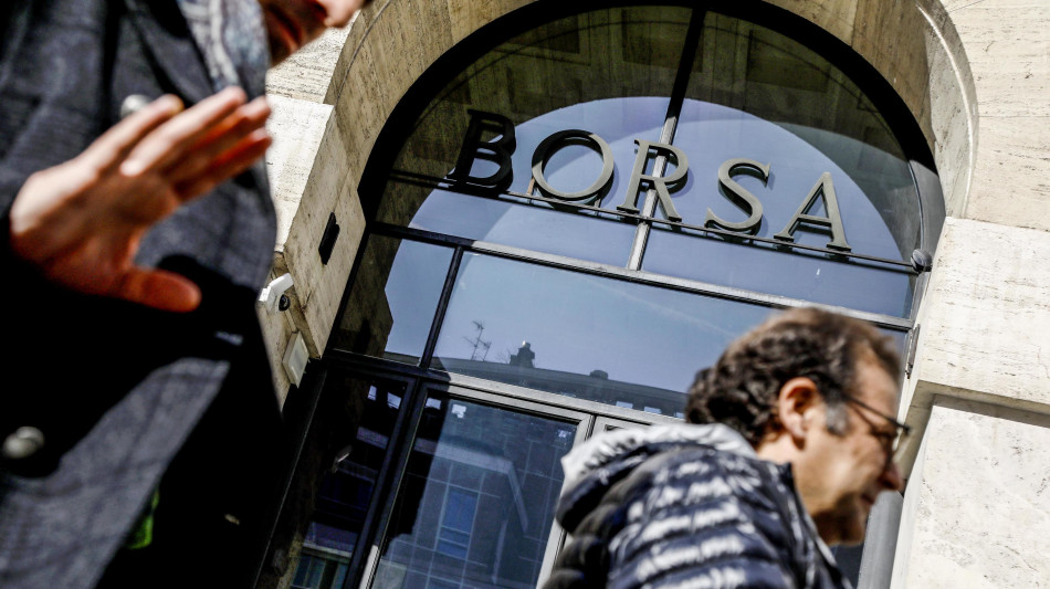 Borsa: l'Europa incerta con i conti, Ferrari affossa Milano