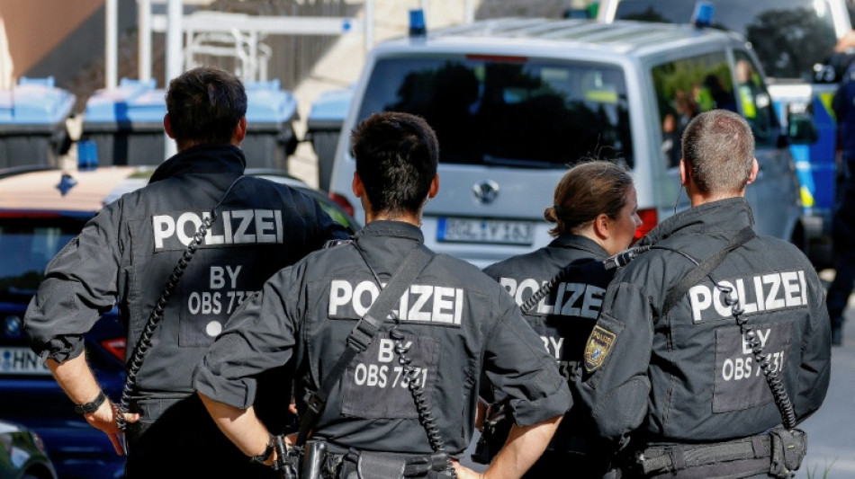 Polizisten schie&szlig;en auf 14-J&auml;hrigen mit Waffenattrappe nahe Haltestelle in M&uuml;nchen