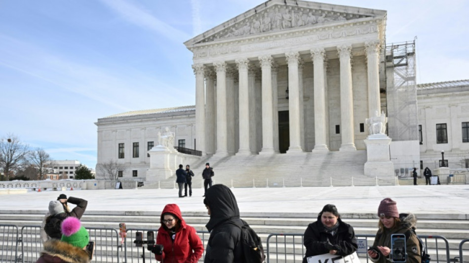 USA: la Cour supr&ecirc;me ouvre la voie &agrave; l'interdiction de TikTok, Trump r&eacute;clame du temps pour statuer