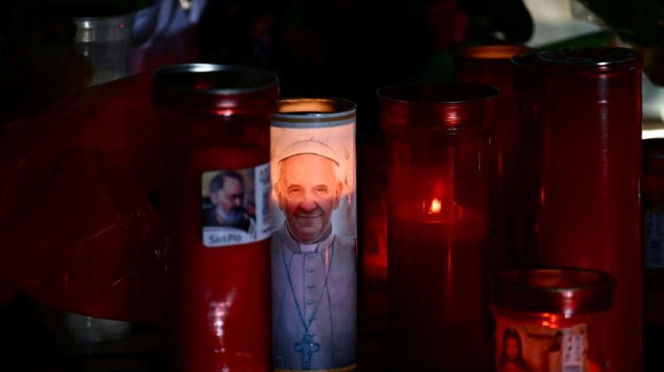 El papa registra "ligeras mejor&iacute;as", afirma el Vaticano