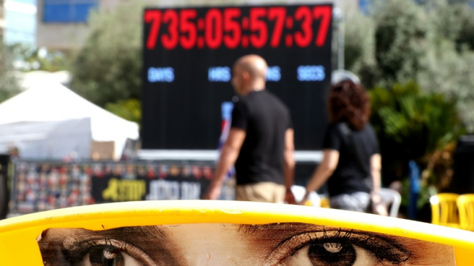 Israel traslada presos palestinos para canje con rehenes de Hamás