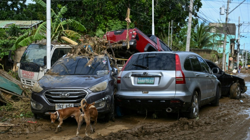 Philippine death toll tops 140 as typhoon heads towards Vietnam