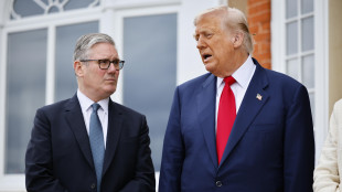 Trump, 'deluso da Putin, ridurrò scadenza per la tregua'