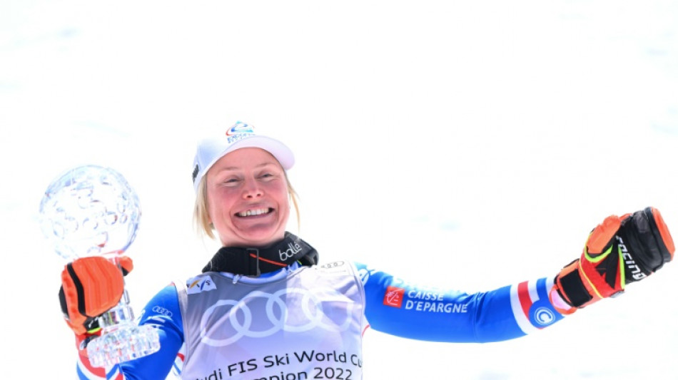 Worley secures 'emotional' giant slalom title