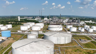 Il petrolio apre in rialzo a New York a 64,25 dollari al barile